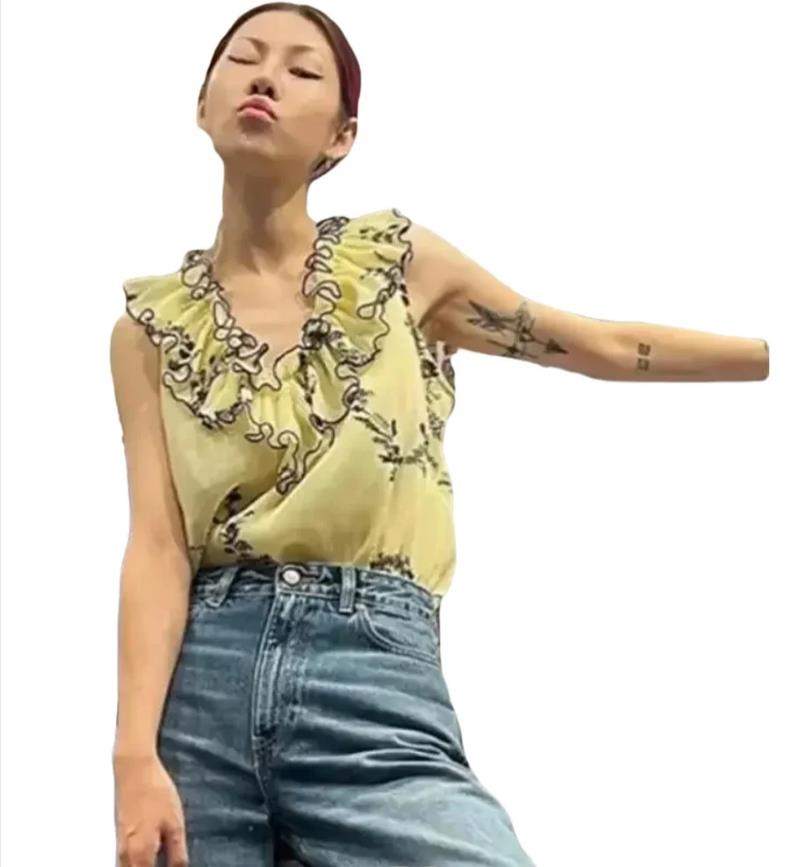 Printed Floral Shirt - Летняя женская блузка с V-образным вырезом